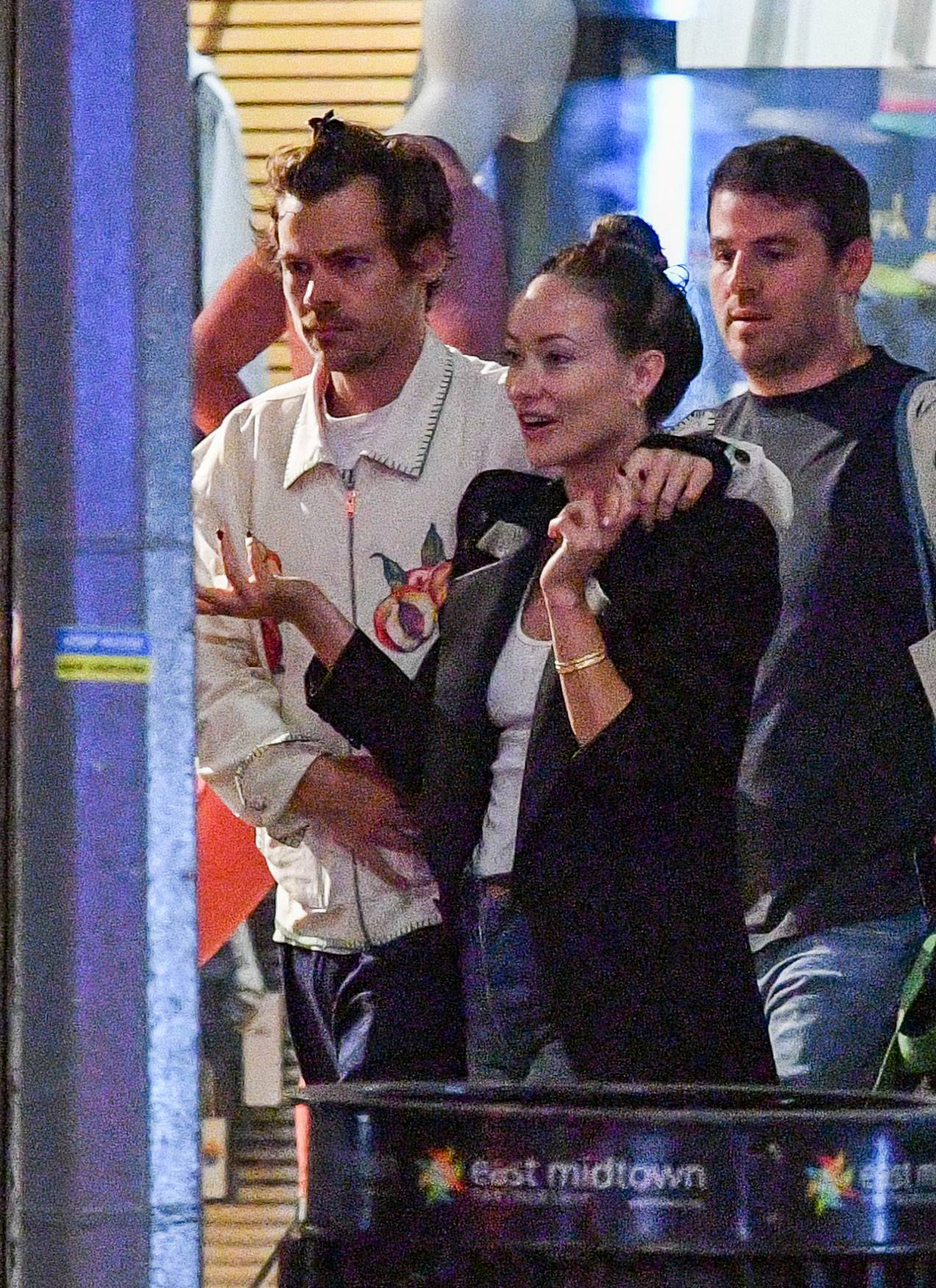 PREMIUM EXCLUSIVE: Harry Styles and Olivia Wilde Pack on The PDA After a Date Night in New York City