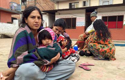 Nepal: Novi razorni potres je pokrenuo lavine na Everestu