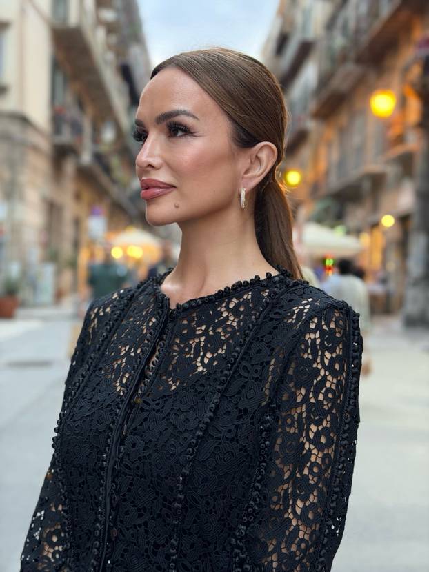 FOTO Severina opet putuje: Evo gdje je sada i što je odjenula za izlazak: 'Predivno stvorenje!'