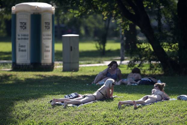 Spas od vrućina na zagrebačkom jezeru Jarun
