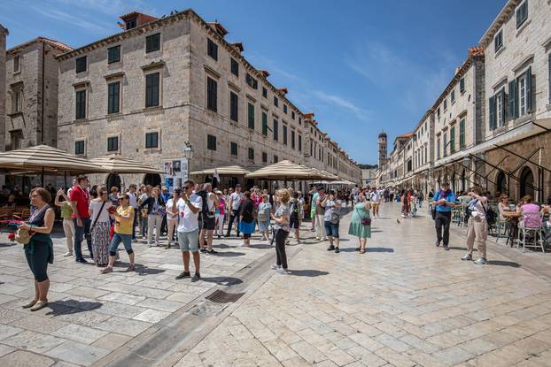 Prava ljetna atmosfera vlada u Dubrovniku
