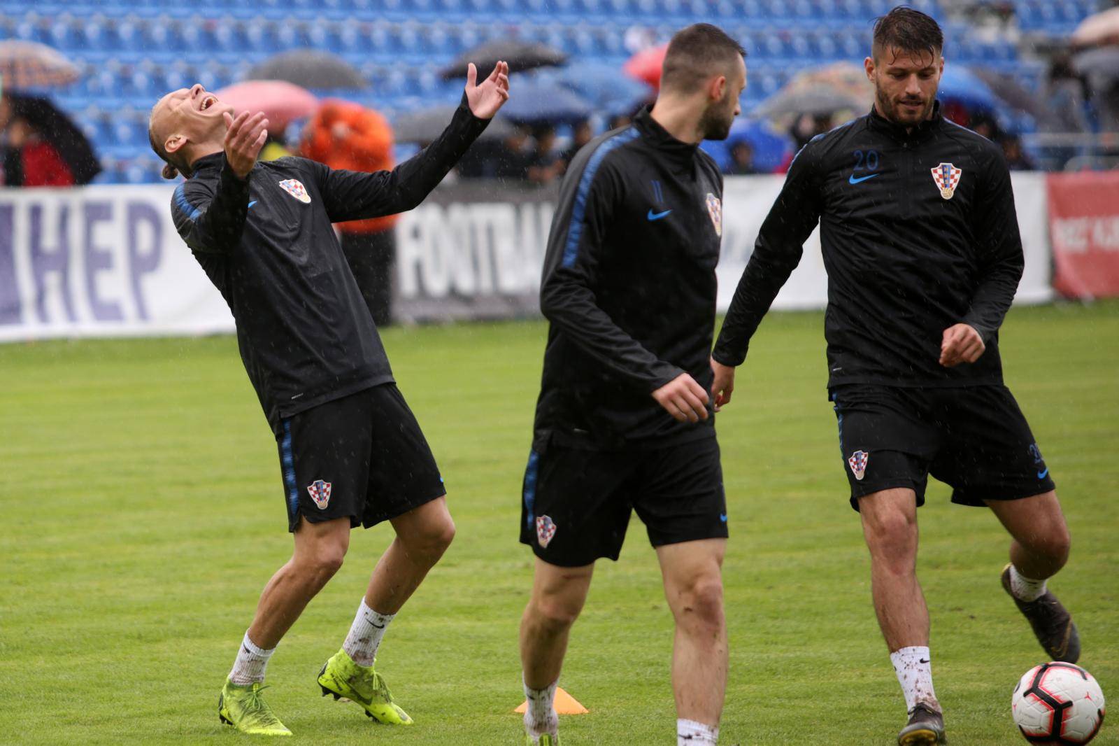 OmiÅ¡: Trening nogometnih reprezentativaca uoÄi utakmice s OmiÅ¡em