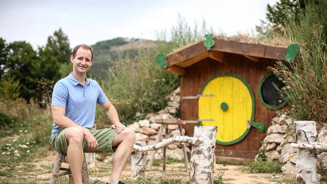 Selo za hobite nasred Velebita zaludjelo je 'male' posjetitelje