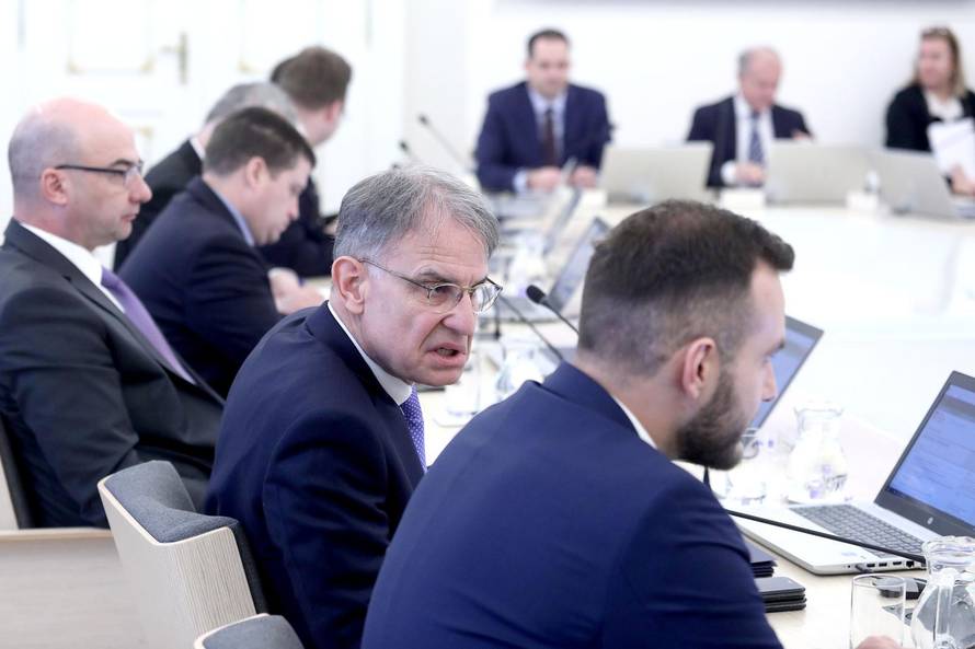 Zagreb: Vlada RH na sjednici o suzbijanju koronavirusa u Republici Hrvatskoj