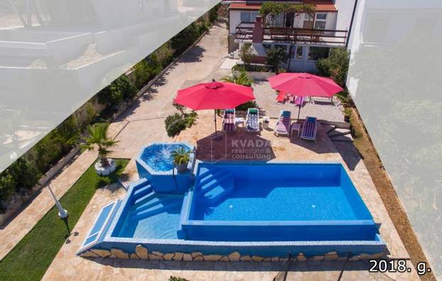 FOTO Hrvatski san: Pogledajte za koliko se prodaje kuća  - prvi red do mora u okolici Splita