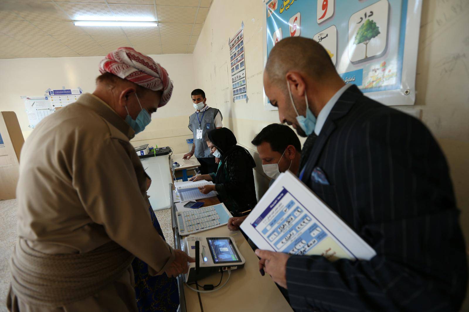 Iraqis vote in general election