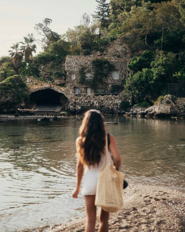 FOTO Lijepa Chelsea očarala je milijune fantastičnim fotkama sa svojih putovanja