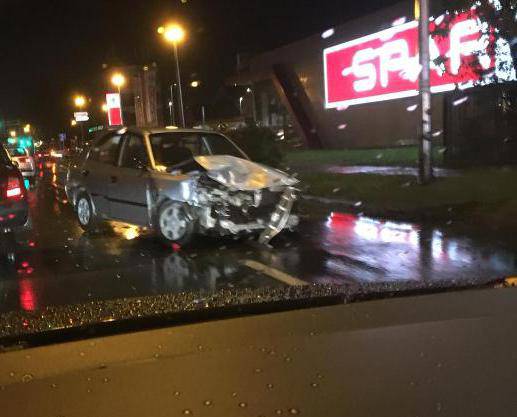 Krš i lom u Zagrebu: Sudarila se tri auta, ima i ozlijeđenih...