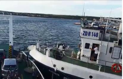 'Svi smo očekivali jak udarac': Ribarski brod zabio se u trajekt