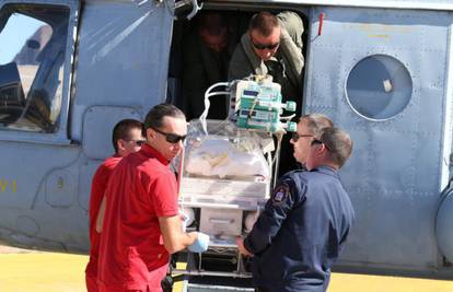 Prerano rođenu bebu vojnim helikopterom prevezli u Split