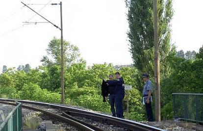 Pješakinju (25) pregazio vlak na pružnom prijelazu
