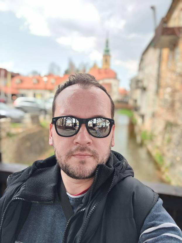 FOTO Galaxy S21 Ultra u foto obračunu s OnePlus 9 Pro
