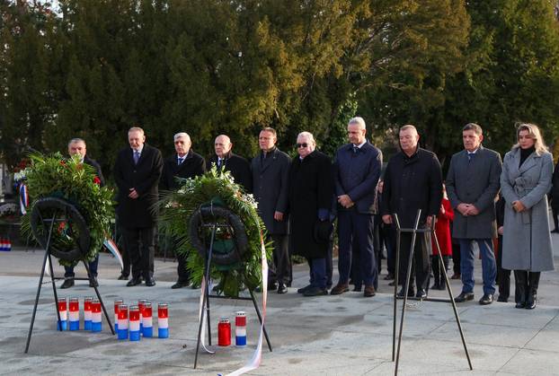 Zagreb: Izaslanstvo HDZ-a položilo cvijeće povodom 26. godišnjice smrti dr. Franje Tuđmana