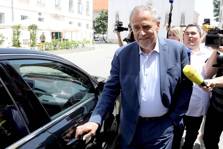 Saborski klub zastupnika Stranke rada i solidarnosti odrÅ¾ao sjednicu u palaÄi Dverce