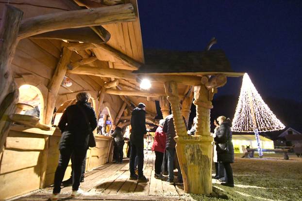 Magično Božićno blagdansko imanje obitelji Salaj zabljesnulo je u punom sajaju