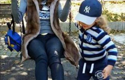 Severina sa sinom u parkiću: 'Najljepše je biti samo mama'