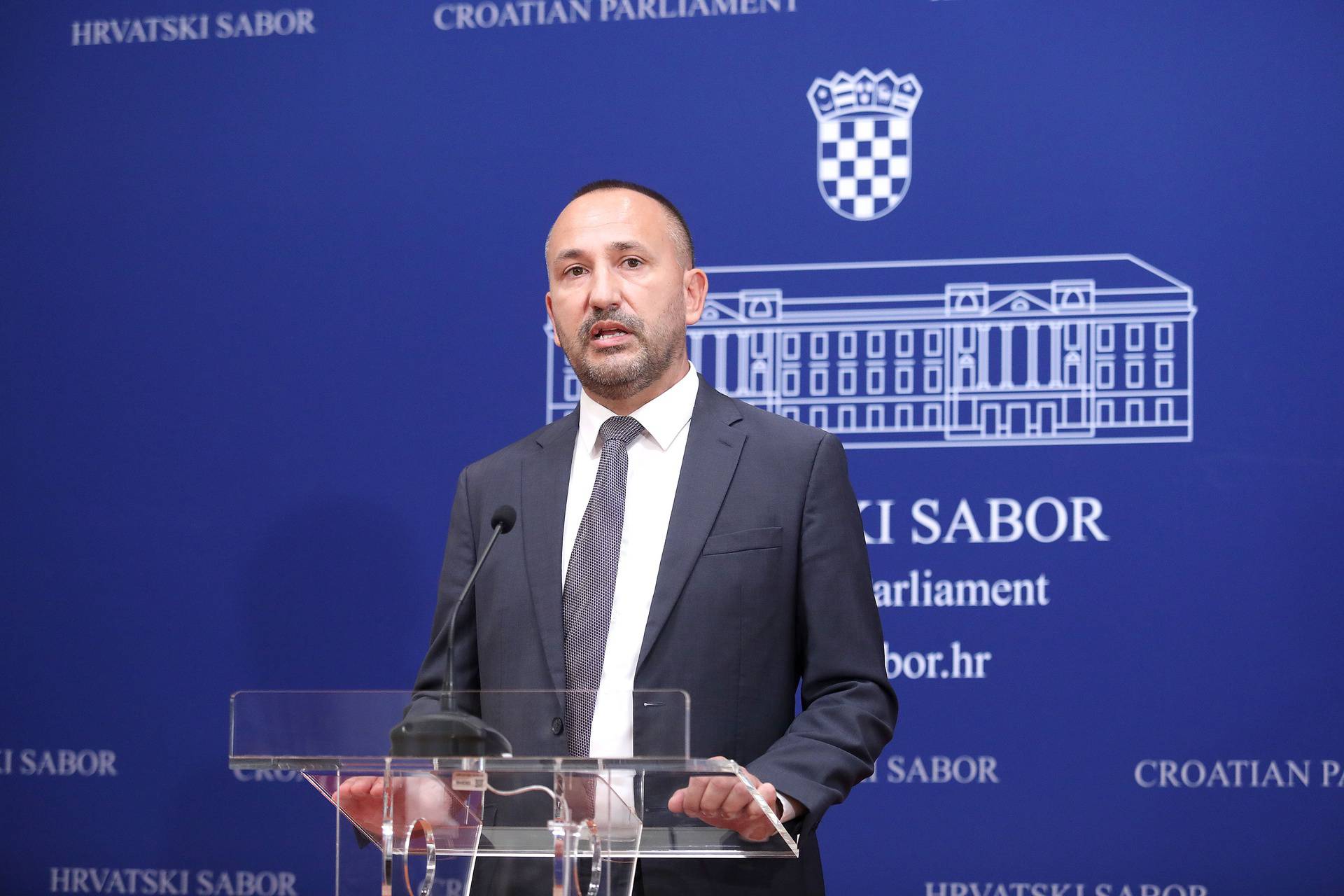 Zagreb: Oporbeni zastupnici o pokretanju pitanja povjerenja ministru Ćoriću