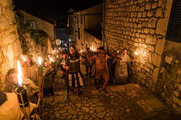 Imotski: Uprizorenje 24. Žive slike Muke Isusove