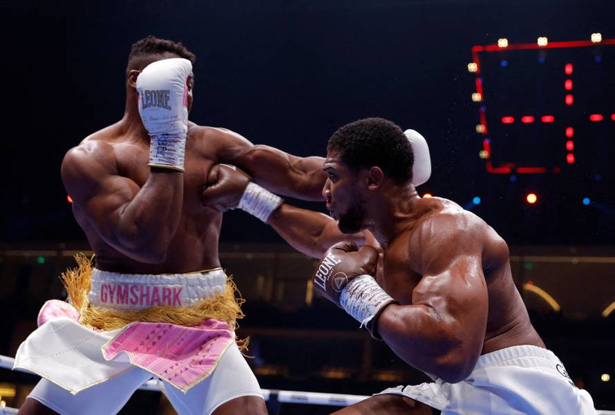 Anthony Joshua v Francis Ngannou