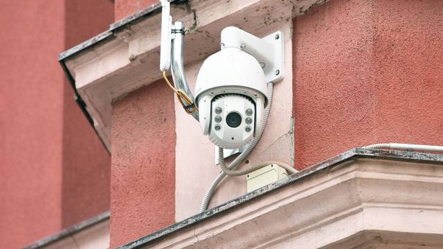 S obiteljske kuće kraj Vodica ukrao tri nadzorne kamere: Našli su i uhitili 65-godišnjaka