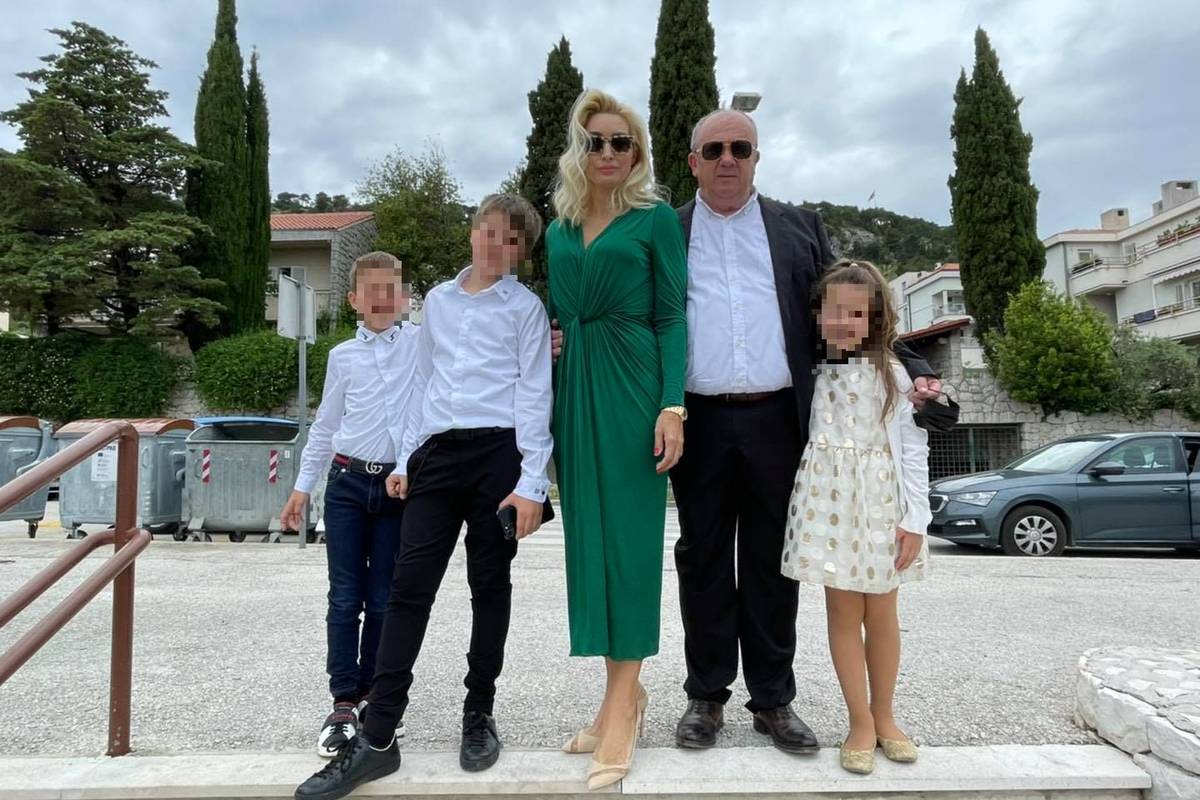 Fani Kerum privukla pažnju na biralištu u uskoj zelenoj haljini