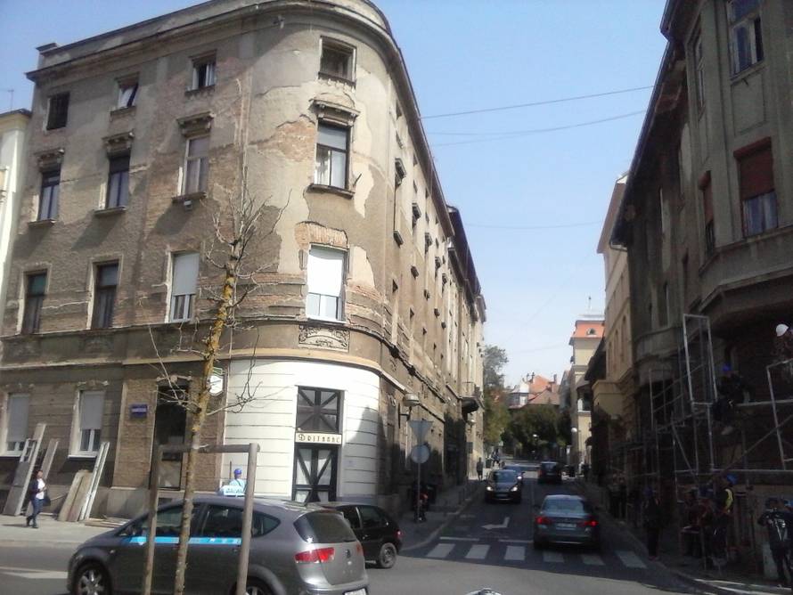 Nakon dvije godine skinuli su skelu kad ono - nema fasade