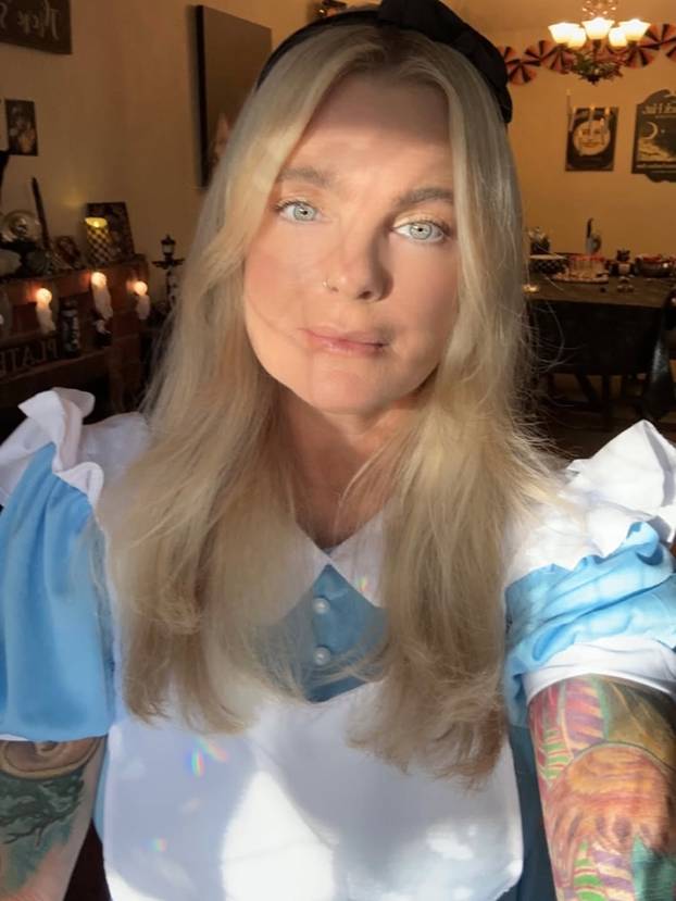 FOTO Seksi glumica se nakon 34 godine vraća u "Spasilačku službu", evo kako sad izgleda