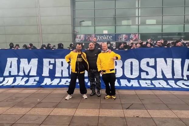 VIDEO 24SATA U ZENICI Dresove, zastave nude ispod cijene, stigla i Dubioza: 'Take me to America'