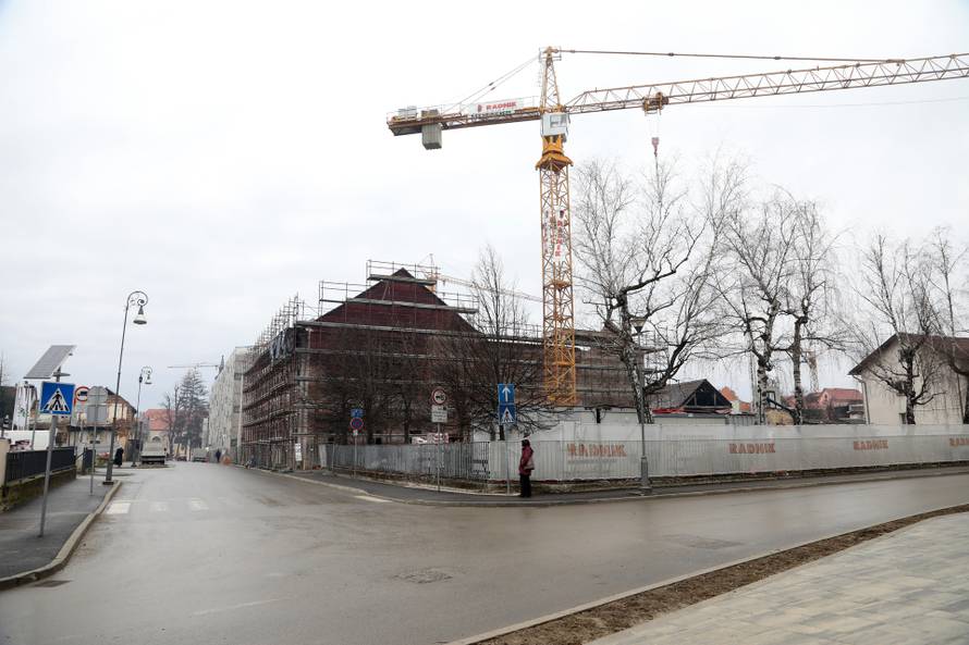 Učenici I. OŠ Petrinja drugo polugodište započeli su u novoizgrađenoj zgradi, tri godine nakon potresa