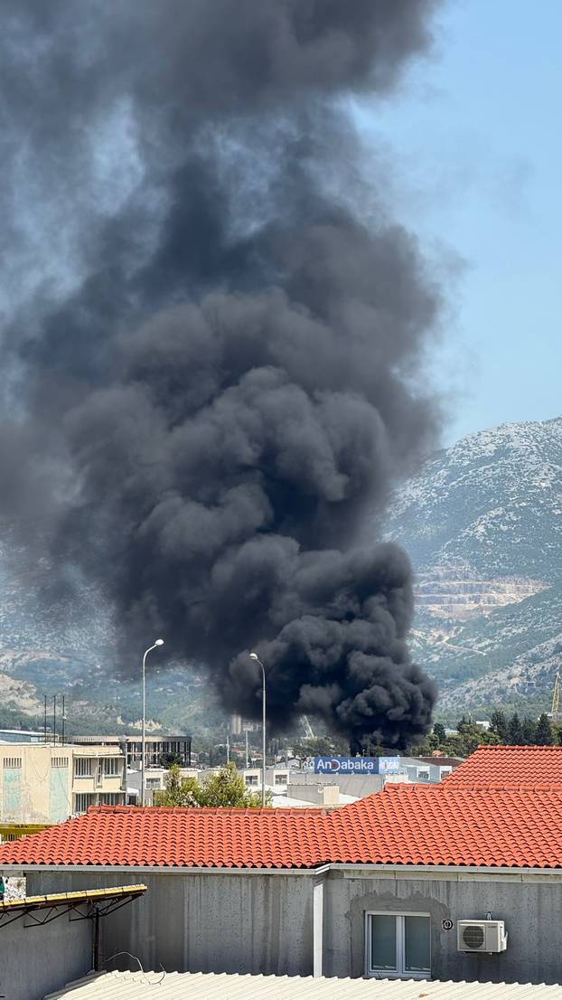 FOTO Ovo je kamion koji je gorio na splitskim Stinicama