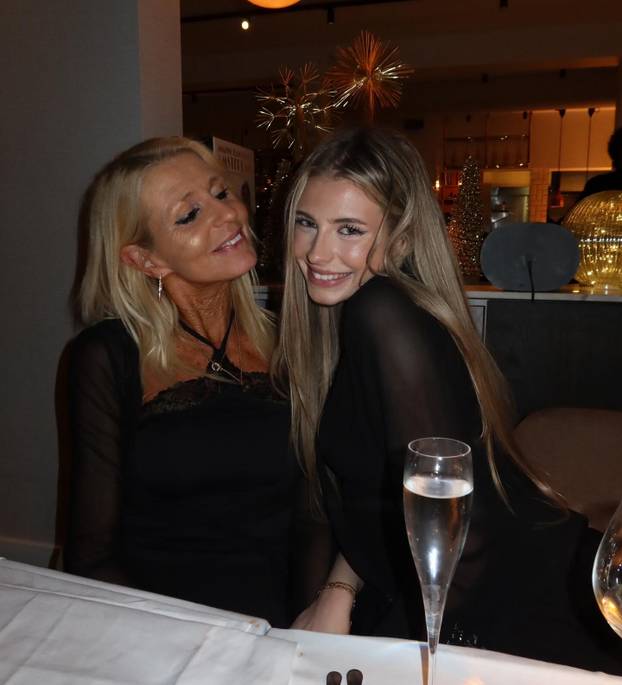 FOTO Vole bikinije i magnet su za obožavatelje: Sestre zlatne Jutte Leerdam postale senzacija