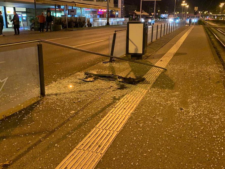 'Zabila se u ogradu, smijala pa pobjegla autom preko tračnica'