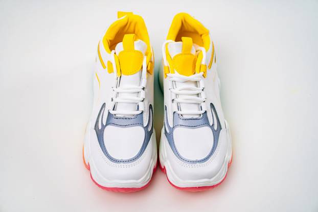 FOTO Ovo je 10 cipela koje muškarci vole kod žena i 10 koje su im ekstremno odbojne