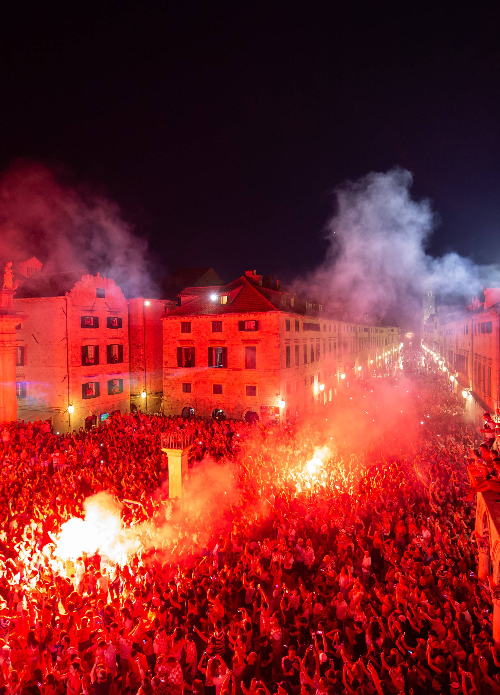 Hrvatska je u finalu SP-a! Pogledajte slavlje u Dalmaciji