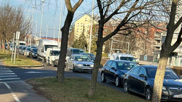 VIDEO Prometni kaos u Zagrebu 'Stojimo već sat vremena. Užas'