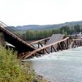Nakon urušavanja mosta u Norveškoj, dva vozila upala su u rijeku. Uspjeli spasiti vozače