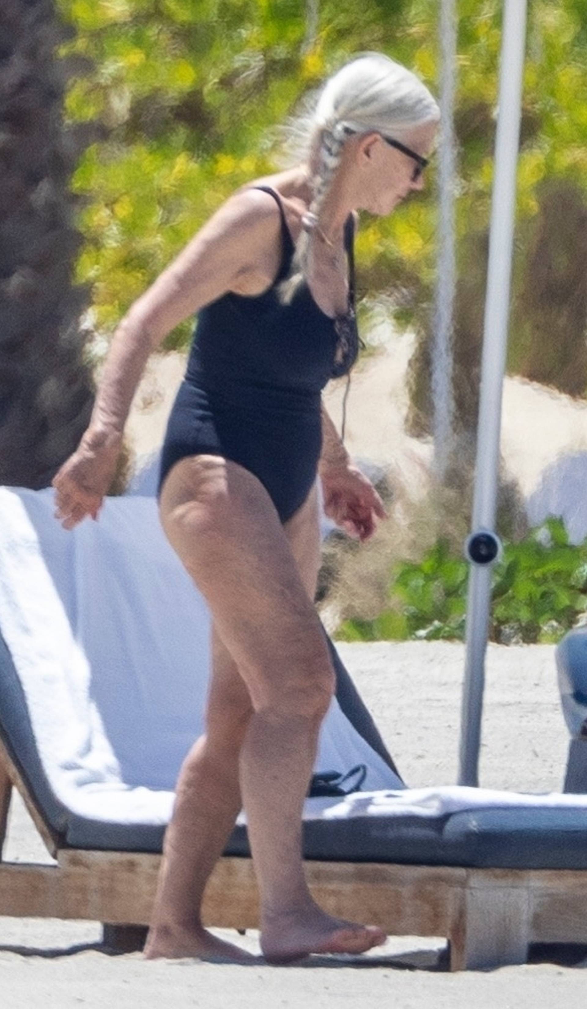 *PREMIUM-EXCLUSIVE* Helen Mirren sports black one piece and cute side braid as she enjoys a solo beach day in Mexico **WEB EMBARGO UNTIL 4 pm ET on April 26, 2023**