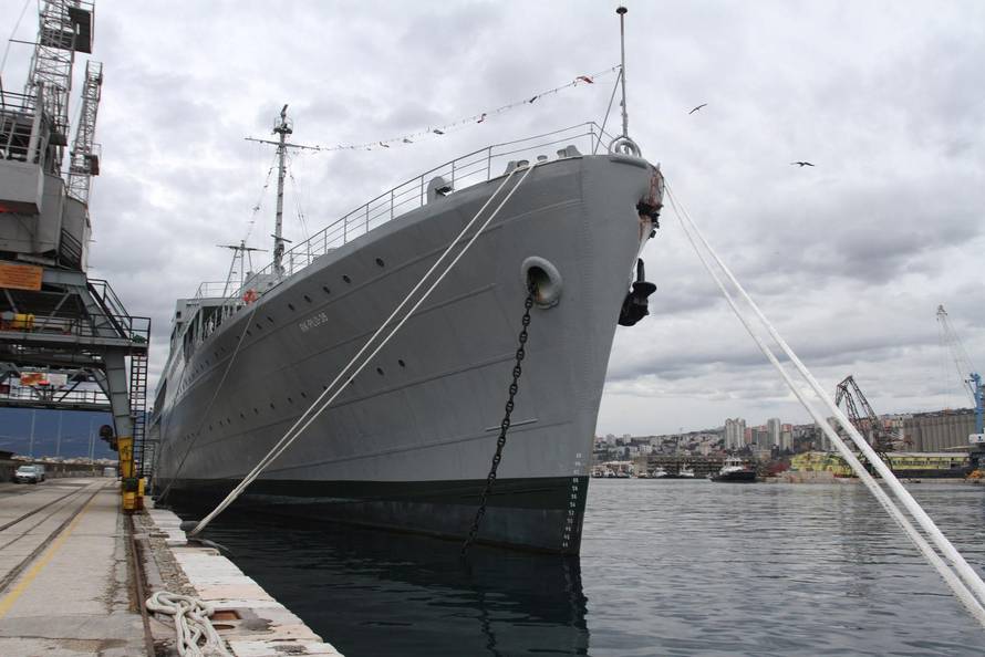 Rijeka: Rupa na pramcu broda Galeb nakon što ga je udario turski brod