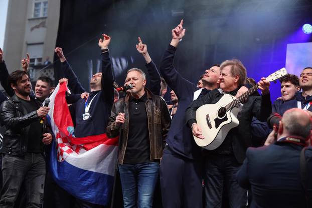 Zagreb: Marko Perković Thompson nastupio na svečanom dočeku hrvatske rukometne reprezentacije