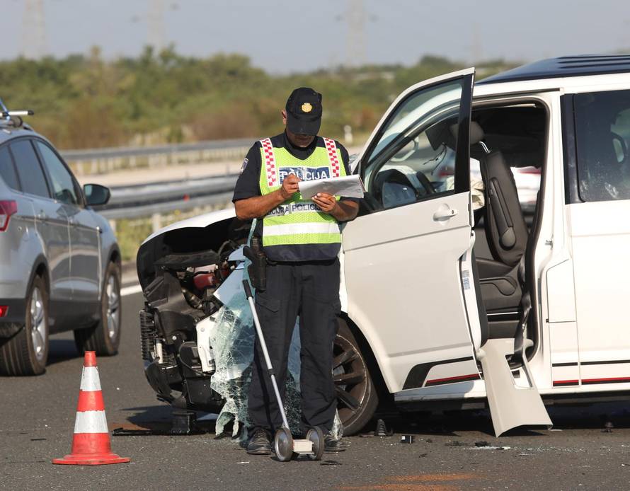 U sudaru kombija i kamiona kod Šibenika ozlijeđeno sedam osoba