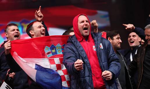 VIDEO Kakav Dagur, on je naš - Drago! Izbornik se opustio na bini, ponio ga Thompsonov hit