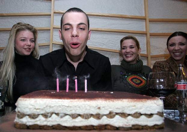 ARHIVA - Zagreb: Stilist Marko Grubnić s prijateljima proslavio rođendan