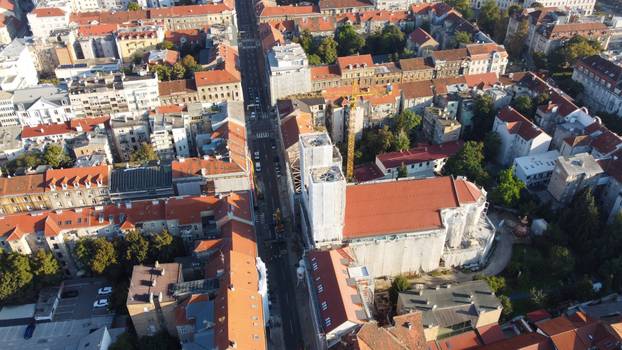 Zagreb: Fotografije iz zraka podizanja prve kupole na bazailiku Presvetog Srca Isusova