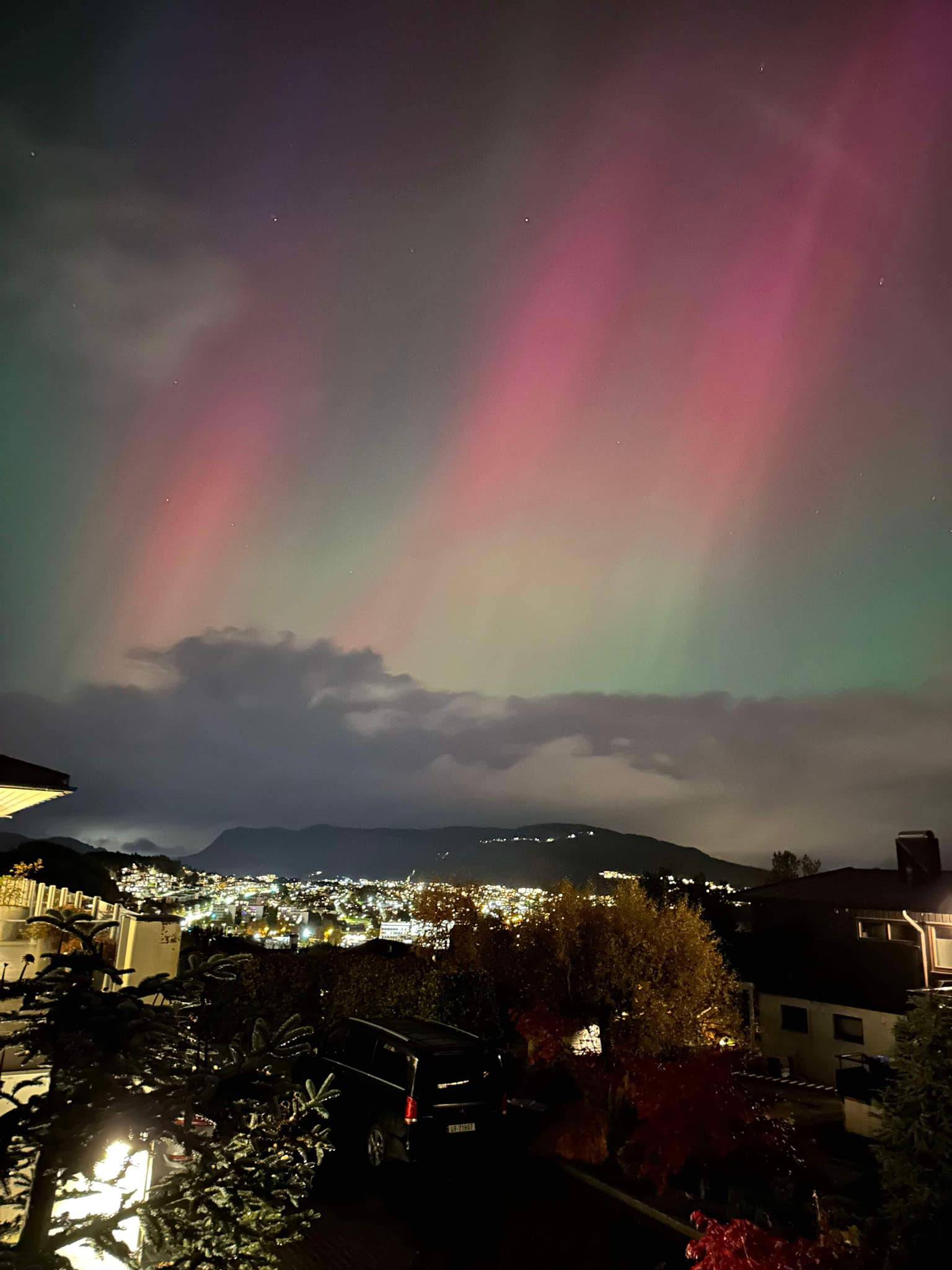 Pogledajte fotografije Aurore borealis iznad Dalmacije: Bila je večeras vidljiva diljem Europe