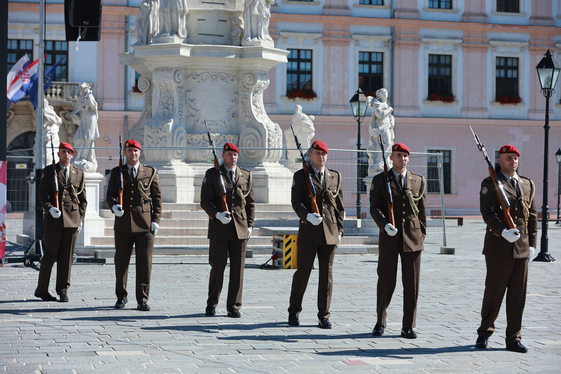 Osijek: Održana promocija vojnog poziva 'Postani hrvatski vojnik' 