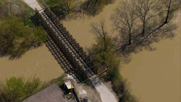 Na području Gračanice proglašeno je stanje neposredne opasnosti od poplava uslijed obilnih padavina