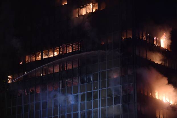 Zagreb: Pozar u Vjesnikovom neboderu