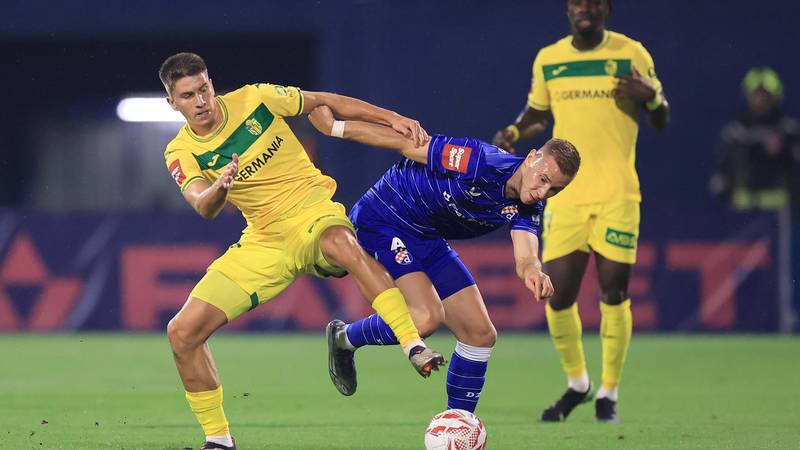 UŽIVO Istra 1961 - Dinamo: 'Modri' love Hajduk, Kovačević stavio Lisicu na desni bok...