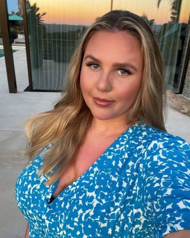 FOTO Fotkala se uz Arsenalovu zvijezdu, 'pobrkali' su je za njegovu djevojku: 'Odvratni ste'