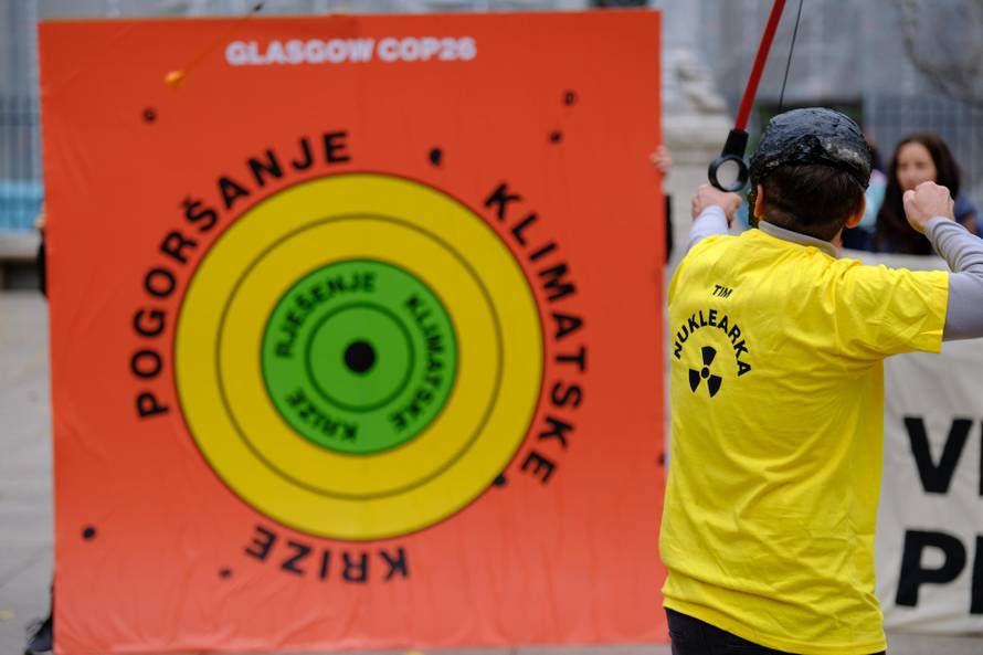 Zagreb: Performans Zelene akcije povodom globalnog dana akcije za klimatsku pravdu